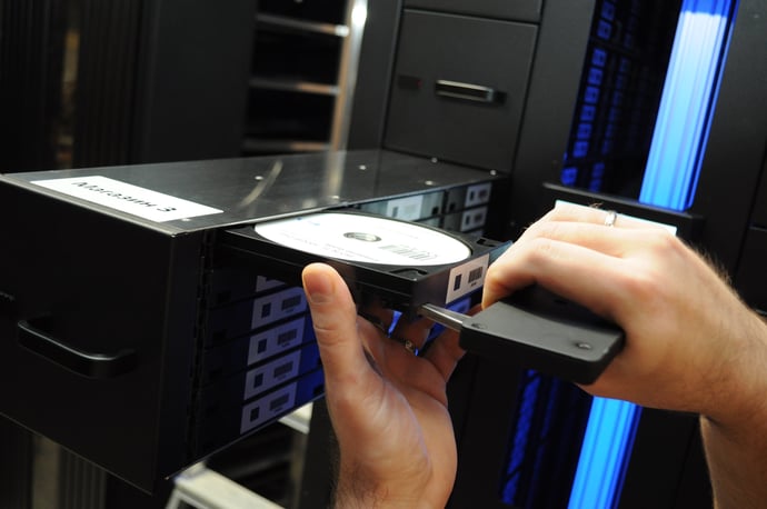 Оптические диски BD XL Archival Grade в картриджах-1