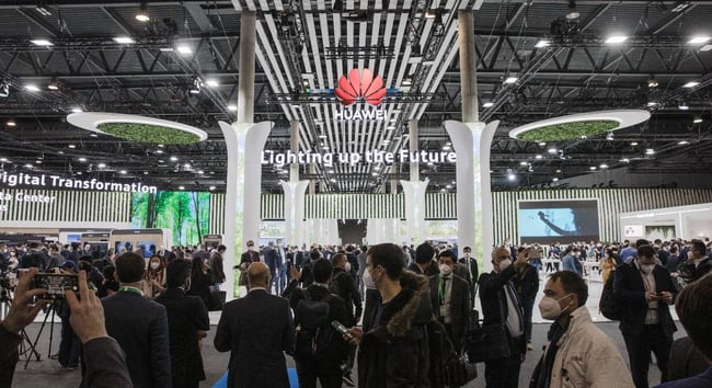 2022.03.01. Экспозиция Huawei на MWC 2022