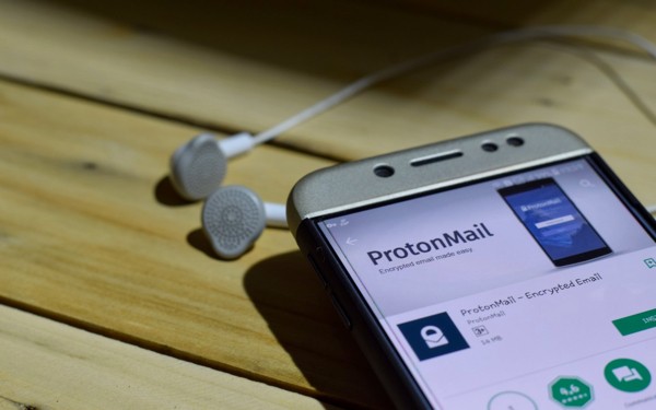Пользователи: Chrome отправляет на сервера Google письма ProtonMail