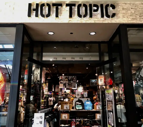 Хакеры достали учётные данные клиентов магазинов Hot Topic