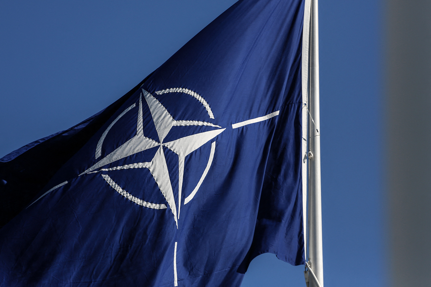 Секретные документы НАТО выставлены на продажу в даркнете