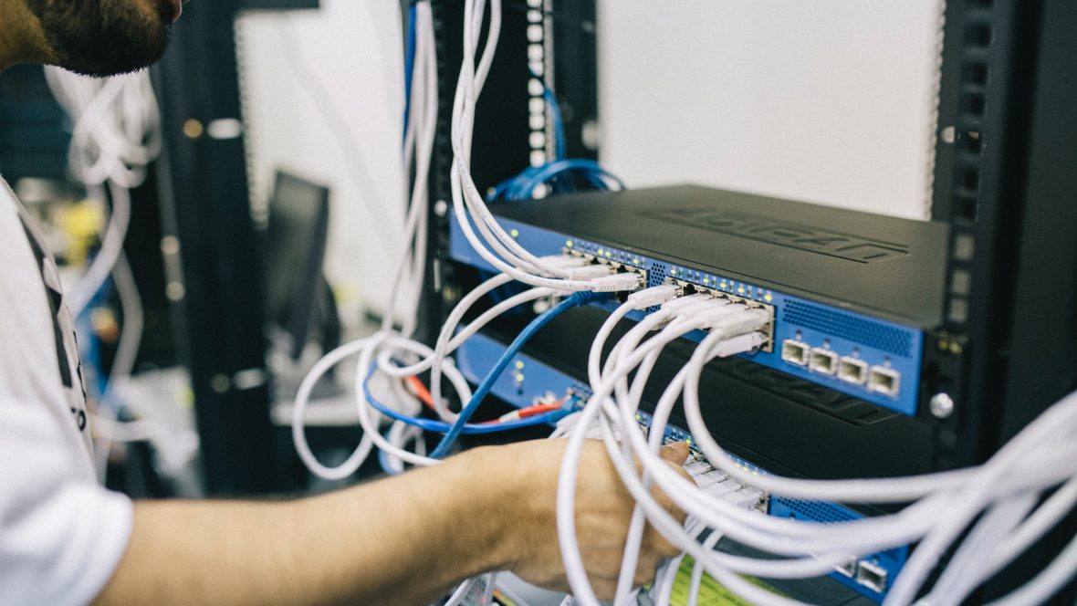 Хакеры взломали VoIP-серверы 1,2 тыс. организаций для мошенничества с премиум-номерами