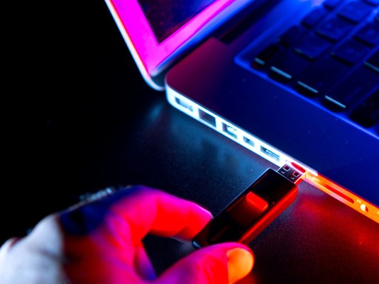 Итальянские хакеры заражают местные организации с помощью USB-устройств