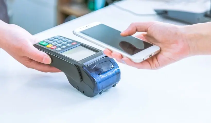 Злоумышленники используют данные бесконтактных платежей через NFC