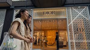 Дом моды Dior столкнулся с утечкой персональных данных клиентов