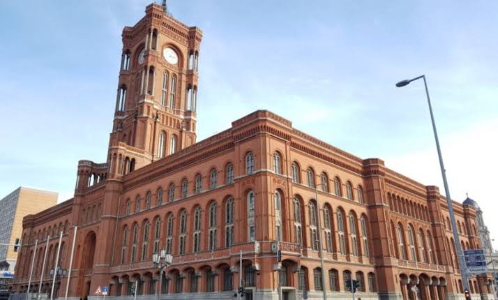 https://berlinbilder.net/rotes-rathaus/