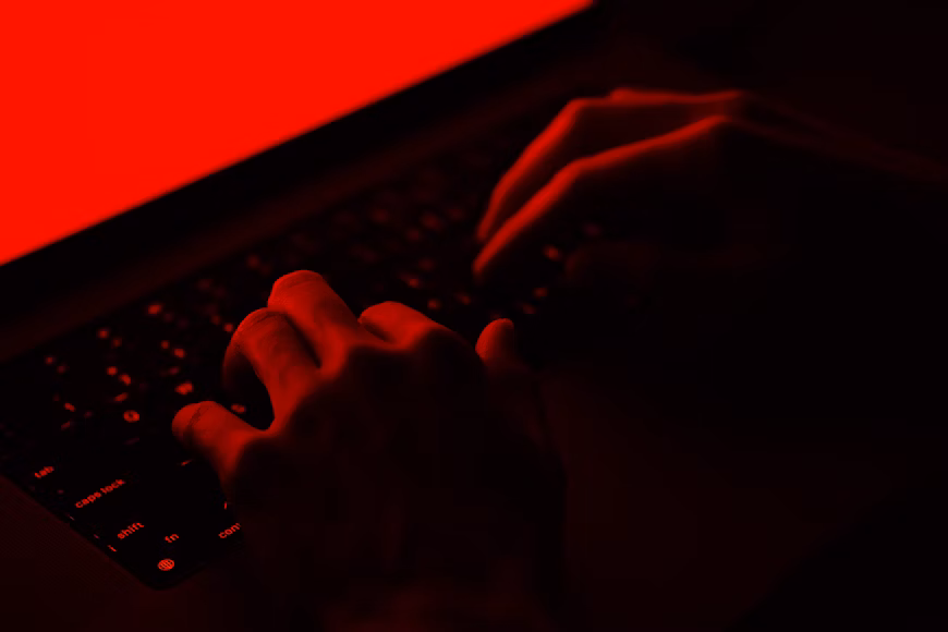 https://unsplash.com/photos/a-person-playing-a-music-instrument-5AF8EqQVqeU